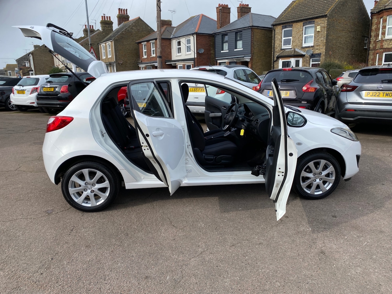 Used Mazda Mazda2 2011 for sale - 77797845: Photo 9