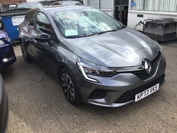 Used Renault Clio 2023 for sale - 78979595: Photo