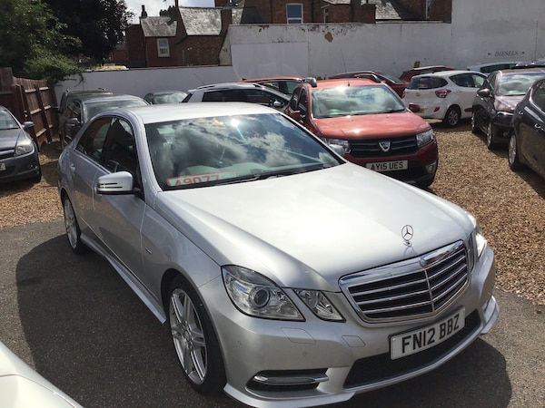 Used Mercedes-Benz E-Class 2012 for sale - 63960731: Photo 3