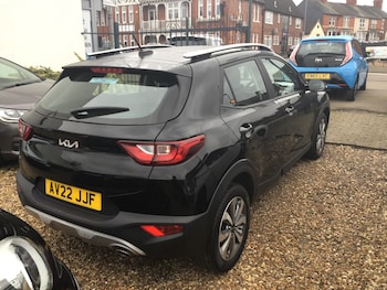 Used Kia Stonic 2022 for sale - 77606708: Photo