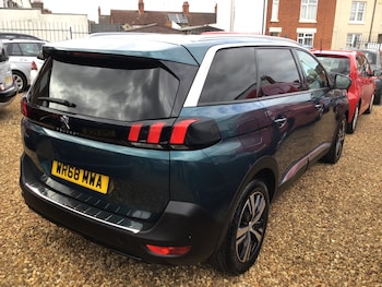 Used Peugeot 5008 2018 for sale - 76329582: Photo