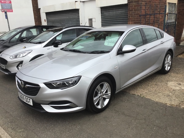 Used Vauxhall Insignia 2019 for sale - 75063877: Photo 2