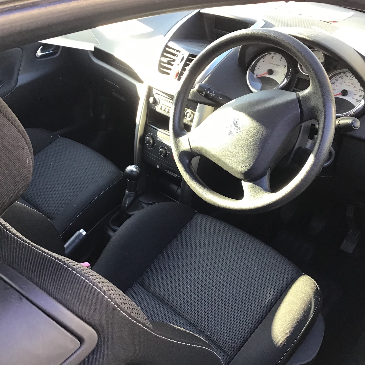 Used Peugeot 207 2010 for sale - 76611162: Photo 6