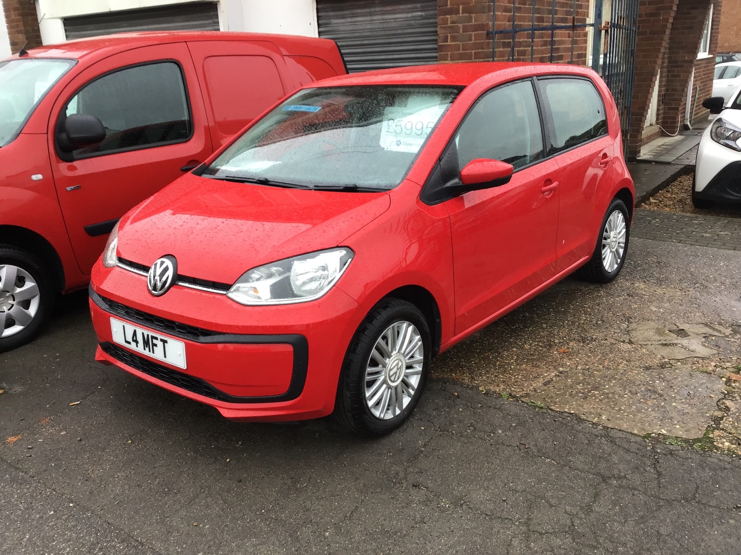 Used Volkswagen up! 2017 for sale - 76329568: Photo 2