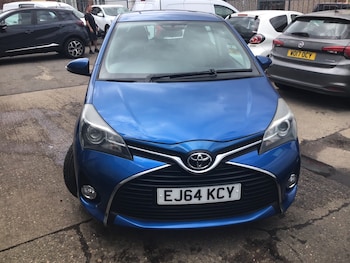 Used Toyota Yaris 2015 for sale - 79557342: Photo