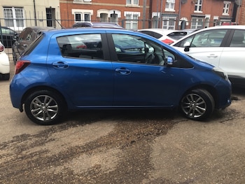 Used Toyota Yaris 2015 for sale - 79557342: Photo