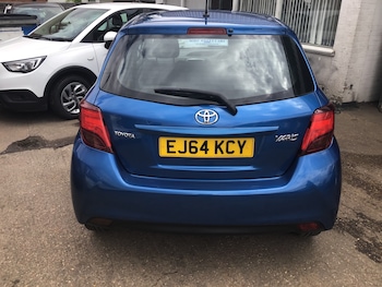 Used Toyota Yaris 2015 for sale - 79557342: Photo