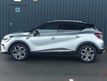 Used Renault Captur 2023 for sale - 77251917: Photo