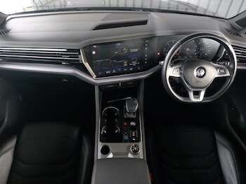 Used Volkswagen Touareg 2019 for sale - 76108162: Photo 2
