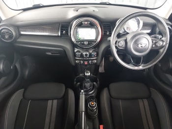 Used MINI Hatch 2018 for sale - 77669568: Photo