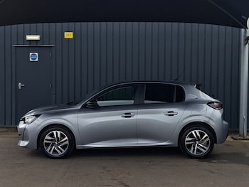 Used Peugeot 208 2023 for sale - 79610611: Photo