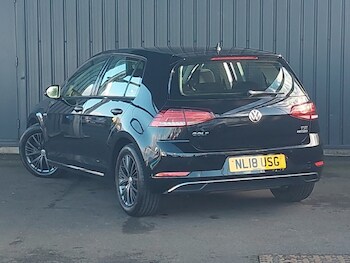 Used Volkswagen Golf 2018 for sale - 77320002: Photo