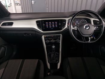 Used Volkswagen T-Roc 2021 for sale - 78634045: Photo