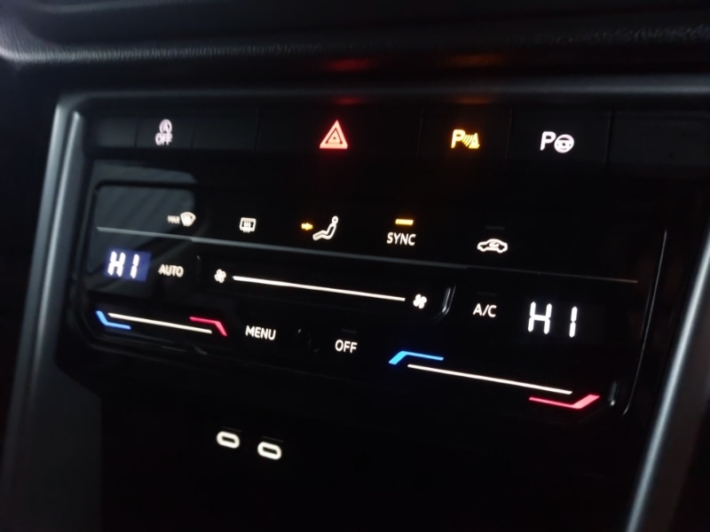 Used Volkswagen T-Roc 2023 for sale - 77424219: Photo 17