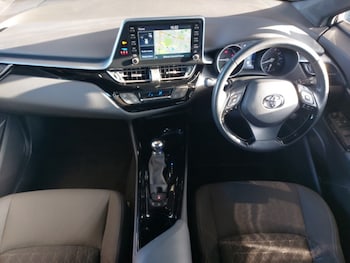Used Toyota C-HR 2021 for sale - 76258445: Photo