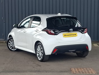 Used Toyota Yaris 2023 for sale - 79238683: Photo