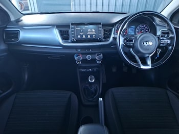 Used Kia Stonic 2019 for sale - 79382745: Photo