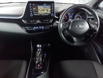 Used Toyota C-HR 2021 for sale - 77065959: Photo