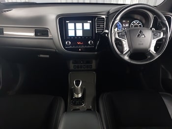 Used Mitsubishi Outlander 2020 for sale - 77352609: Photo