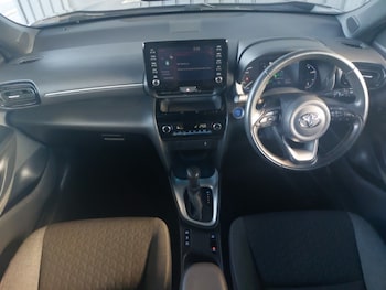Used Toyota Yaris Cross 2021 for sale - 76071046: Photo 2