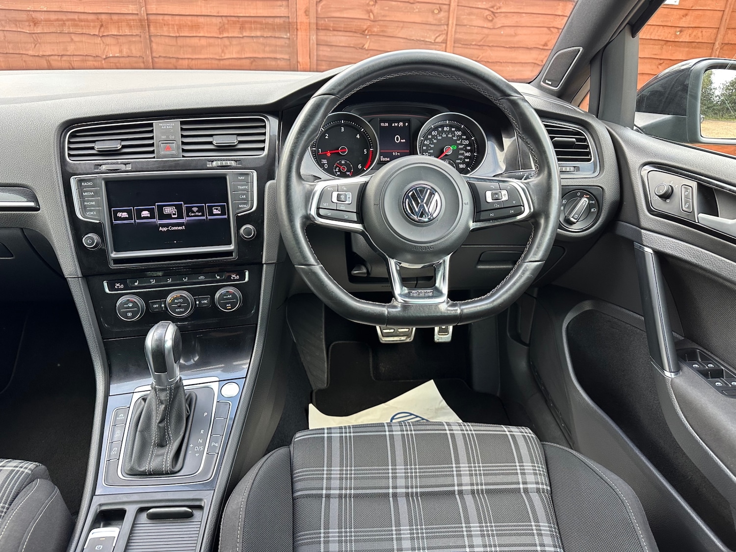 Used Volkswagen Golf 2017 for sale - 76968524: Photo 12