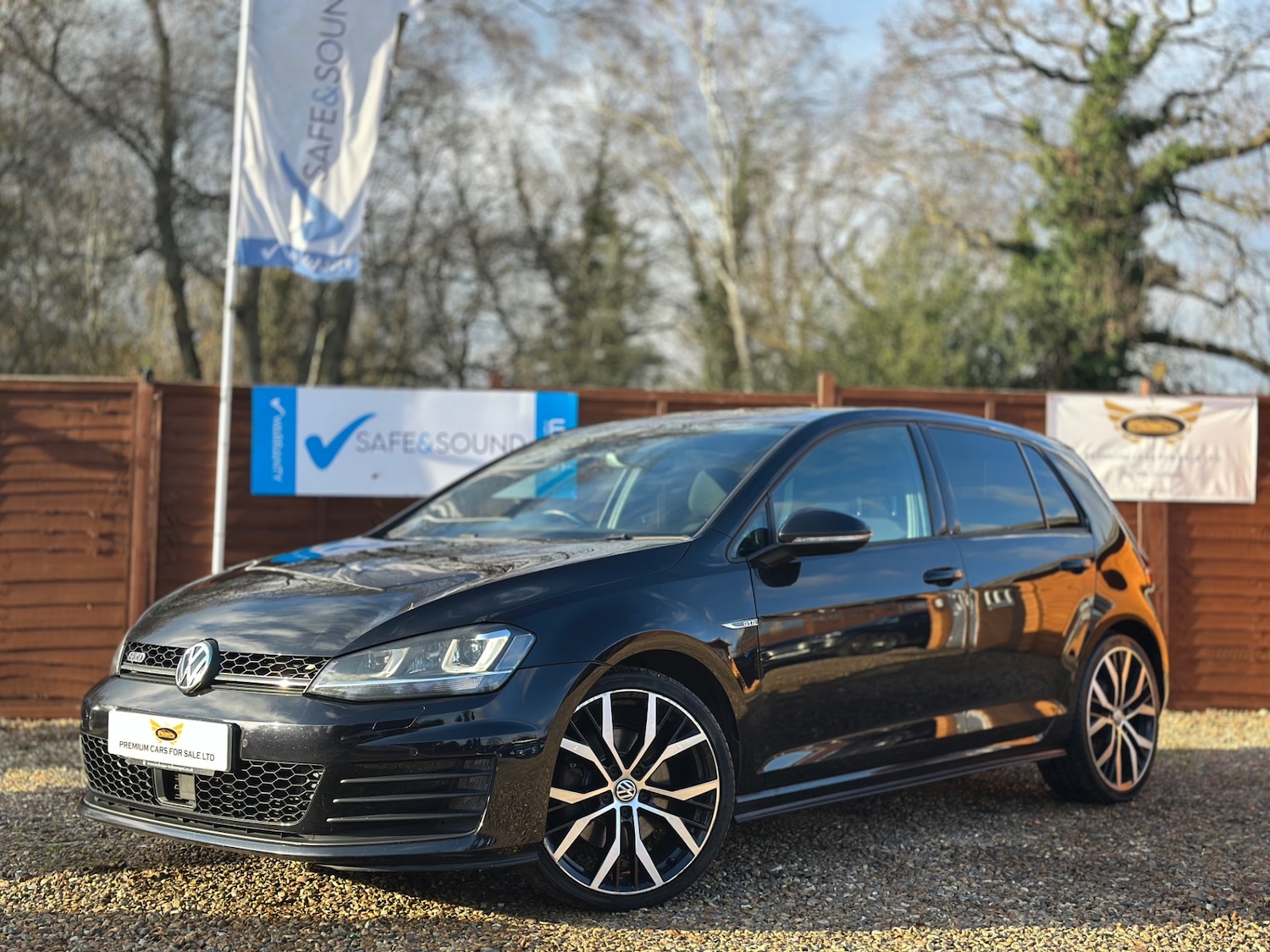 Used Volkswagen Golf 2017 for sale - 76968524: Photo 2