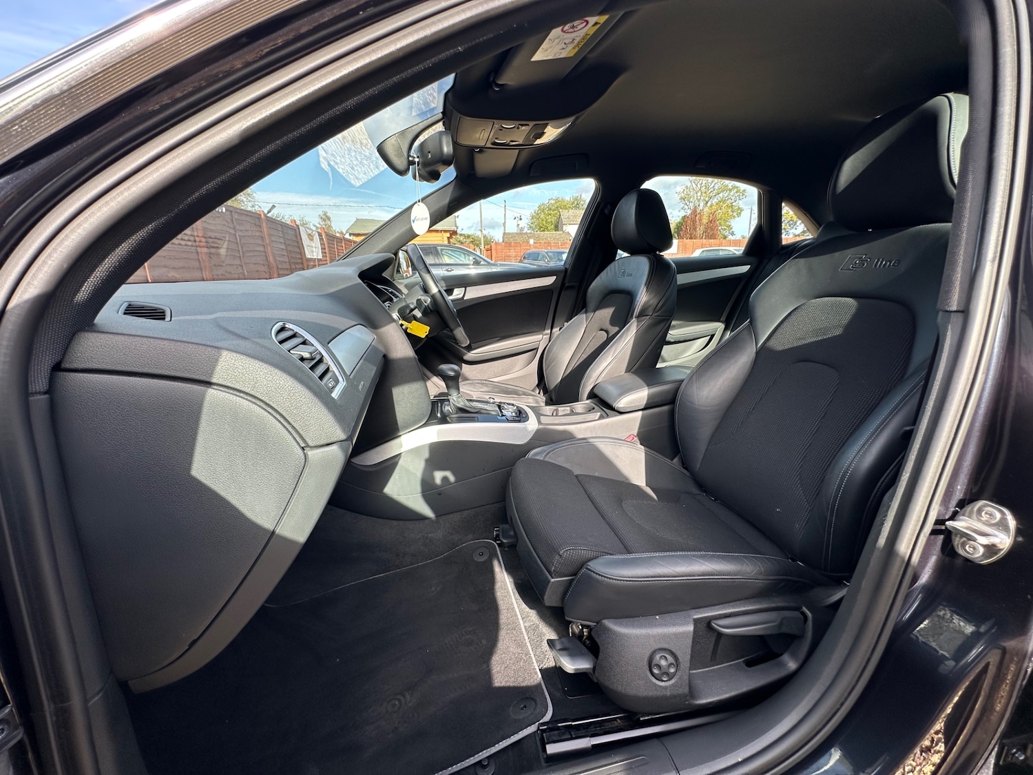 Used Audi A4 2014 for sale - 75106299: Photo 76