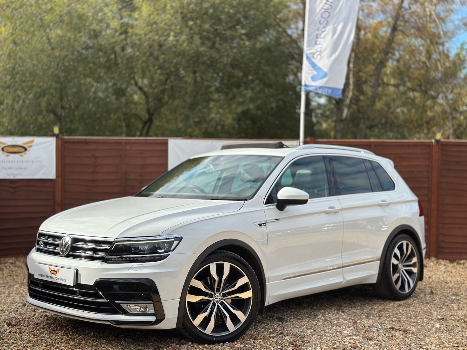 Used Volkswagen Tiguan 2017 for sale - 76482823: Photo 2
