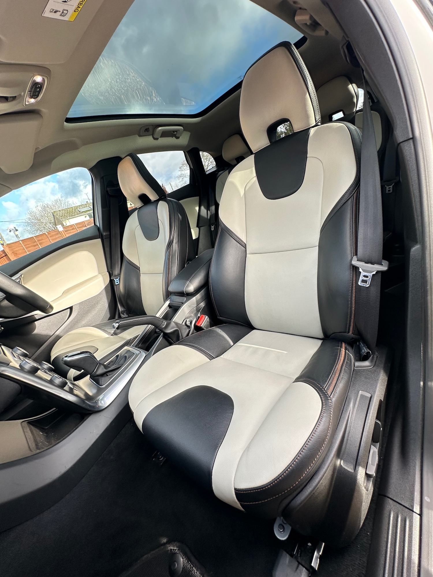 Used Volvo V40 2016 for sale - 76895836: Photo 12