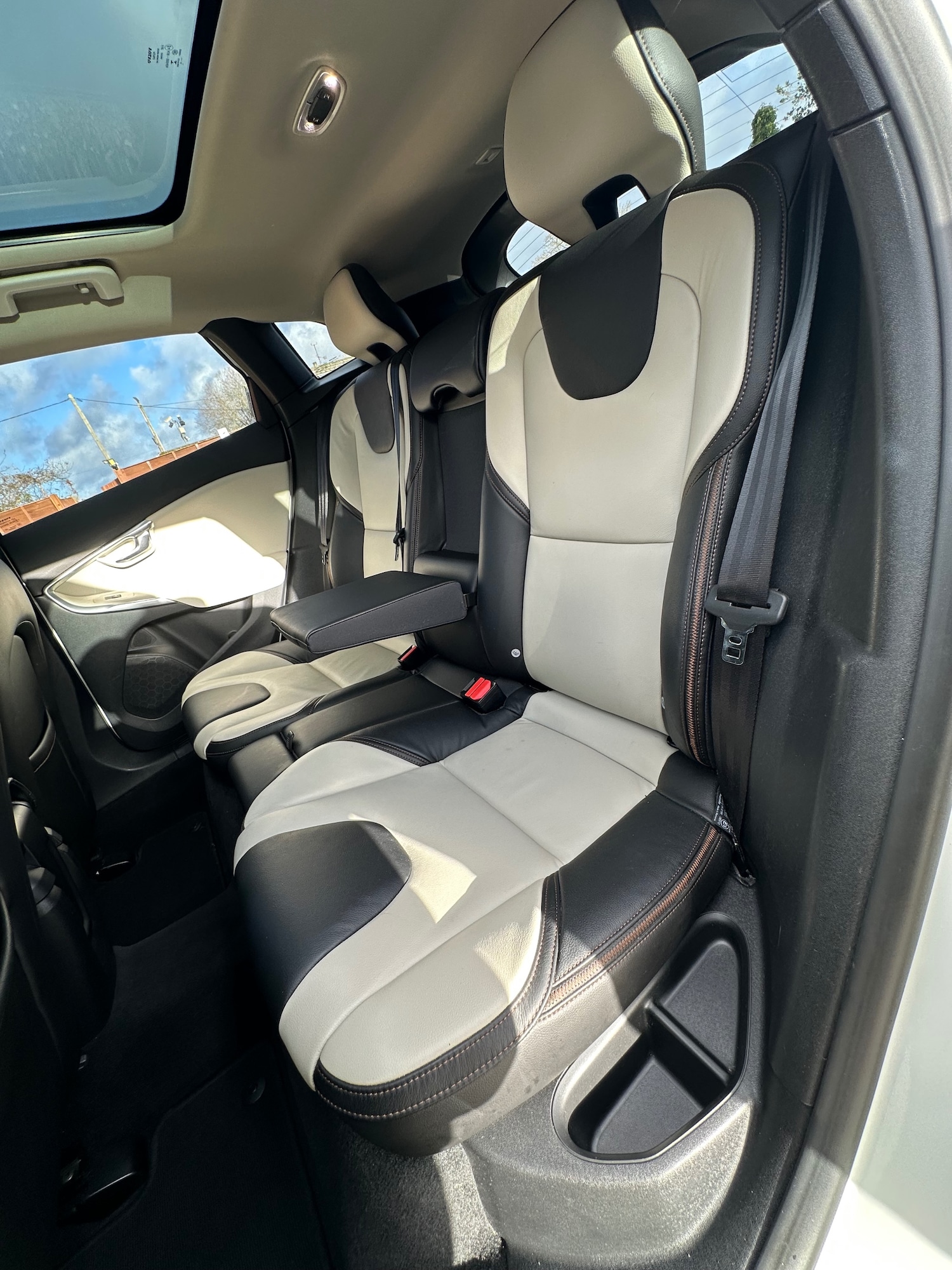 Used Volvo V40 2016 for sale - 76895836: Photo 16