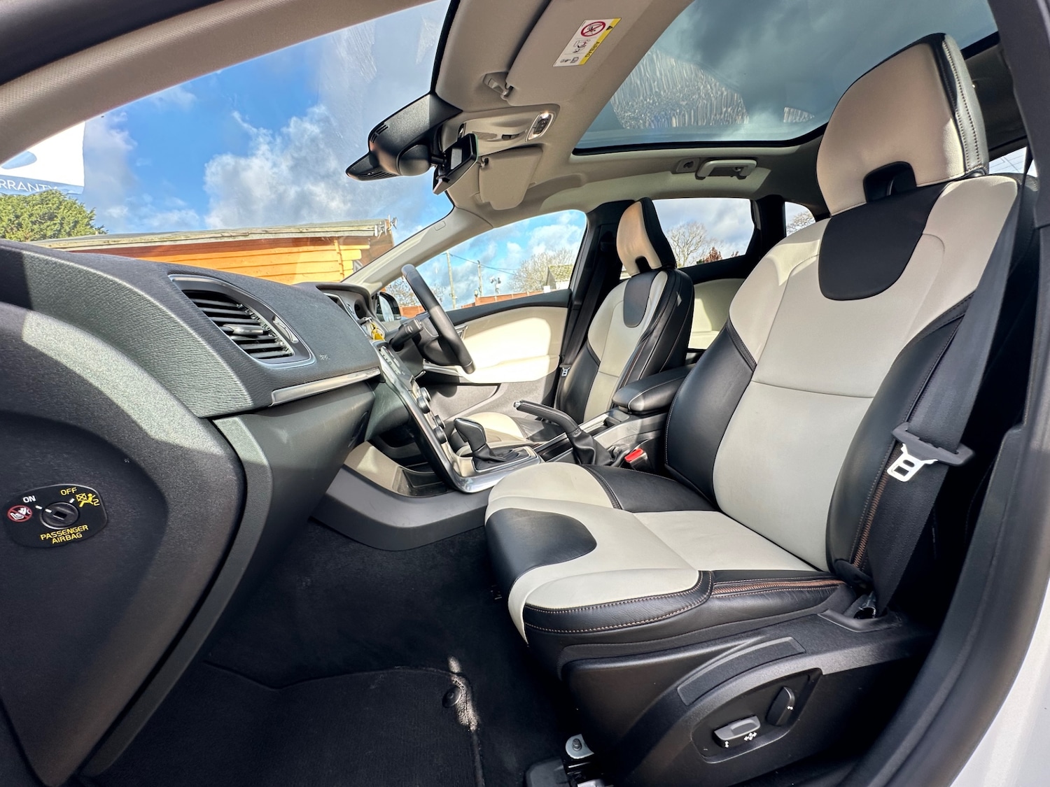 Used Volvo V40 2016 for sale - 76895836: Photo 18