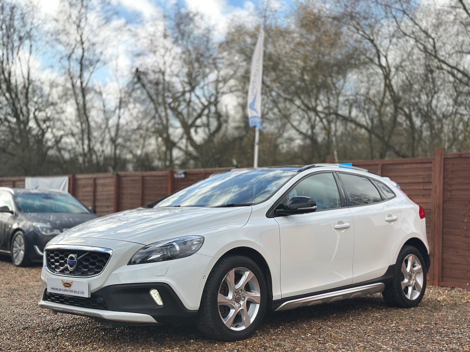 Used Volvo V40 2016 for sale - 76895836: Photo 5