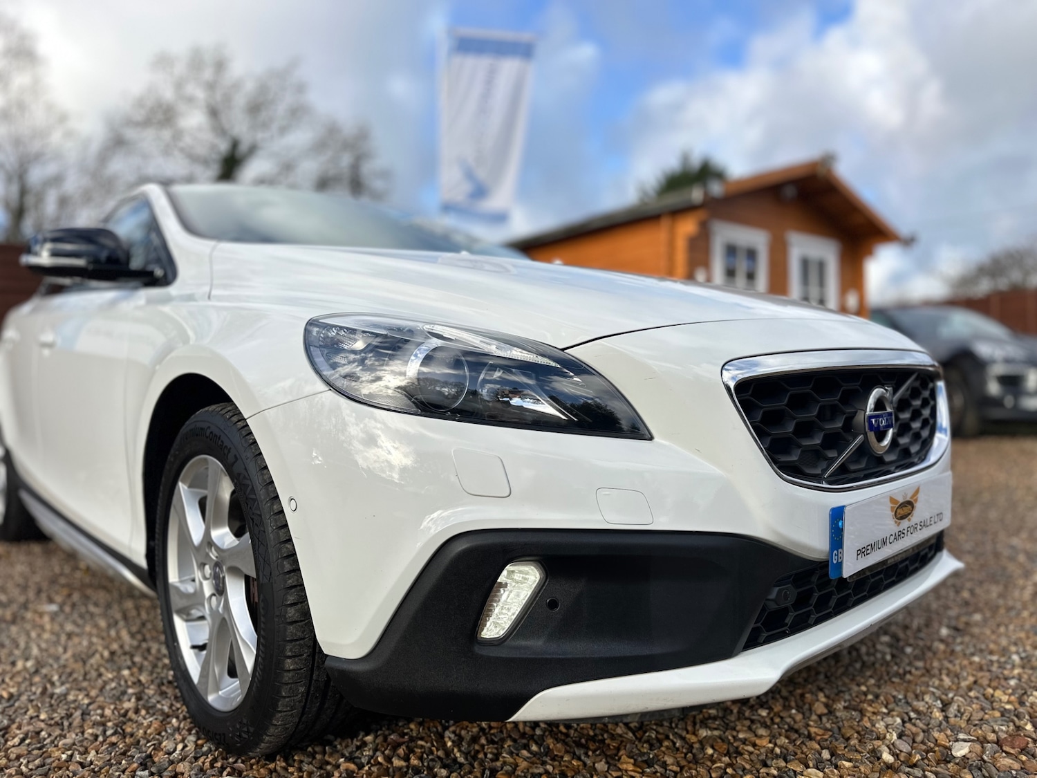 Used Volvo V40 2016 for sale - 76895836: Photo 6