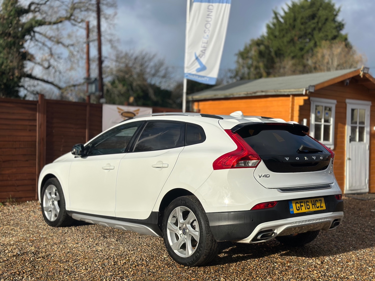 Used Volvo V40 2016 for sale - 76895836: Photo 8