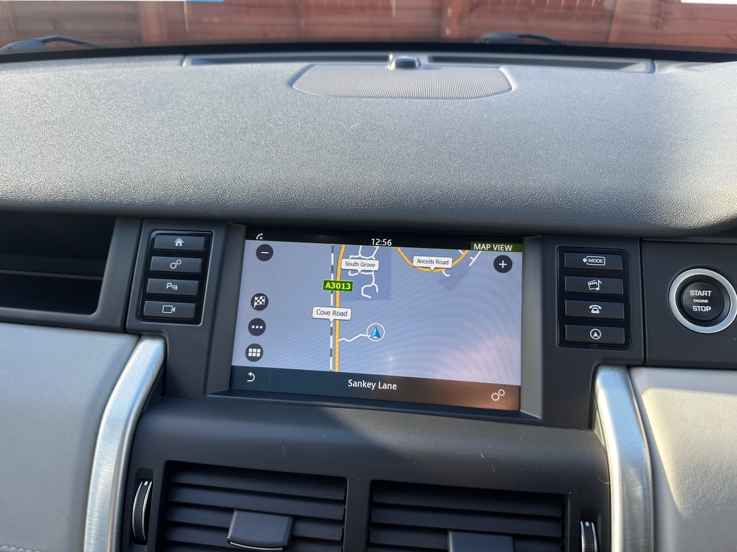 Used Land Rover Discovery Sport 2015 for sale - 77228078: Photo 15