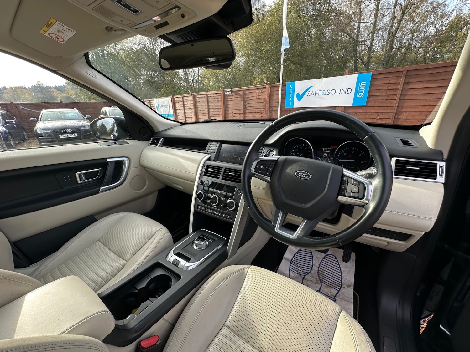 Used Land Rover Discovery Sport 2015 for sale - 76542428: Photo 11