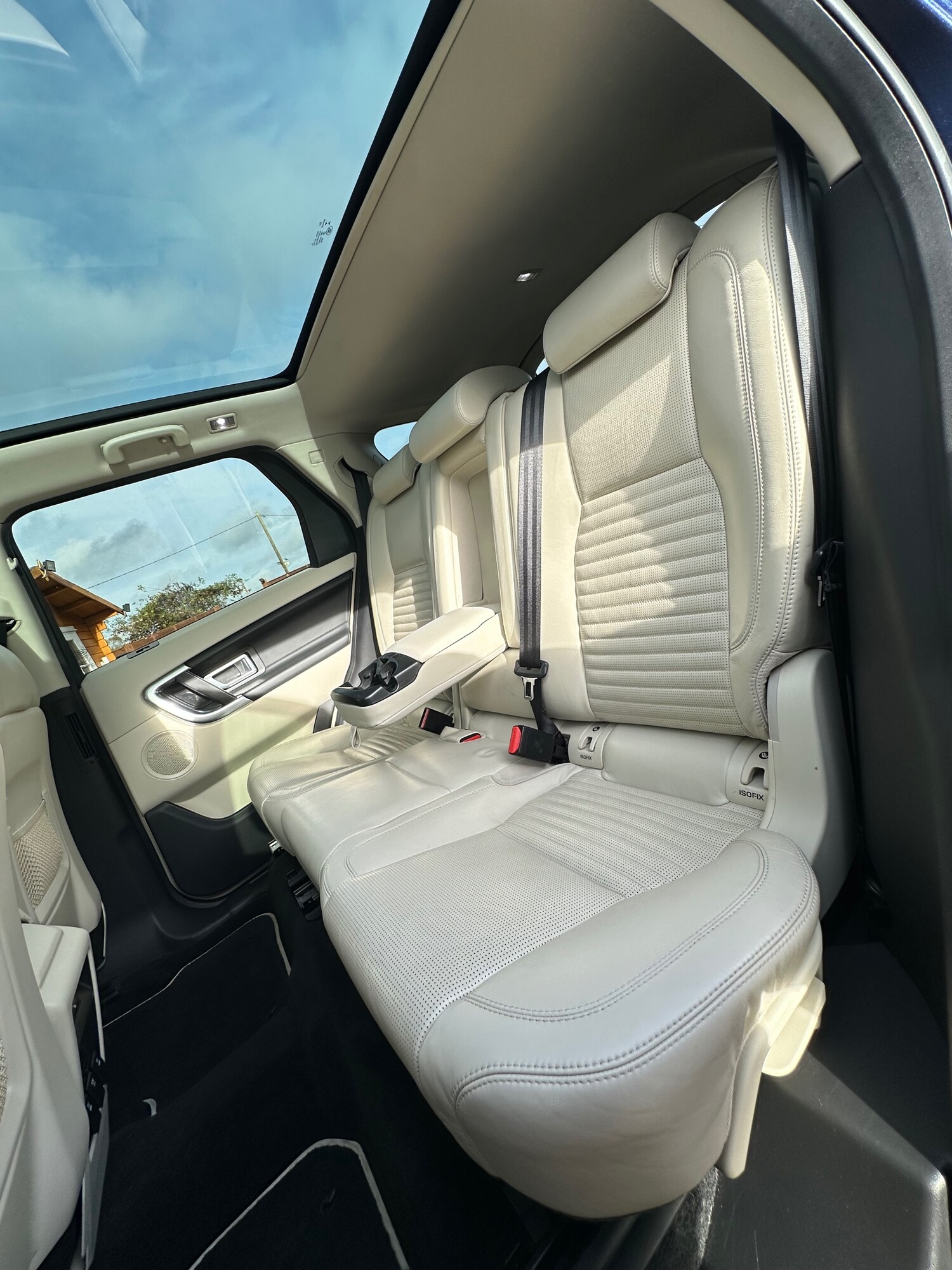 Used Land Rover Discovery Sport 2015 for sale - 76542428: Photo 14