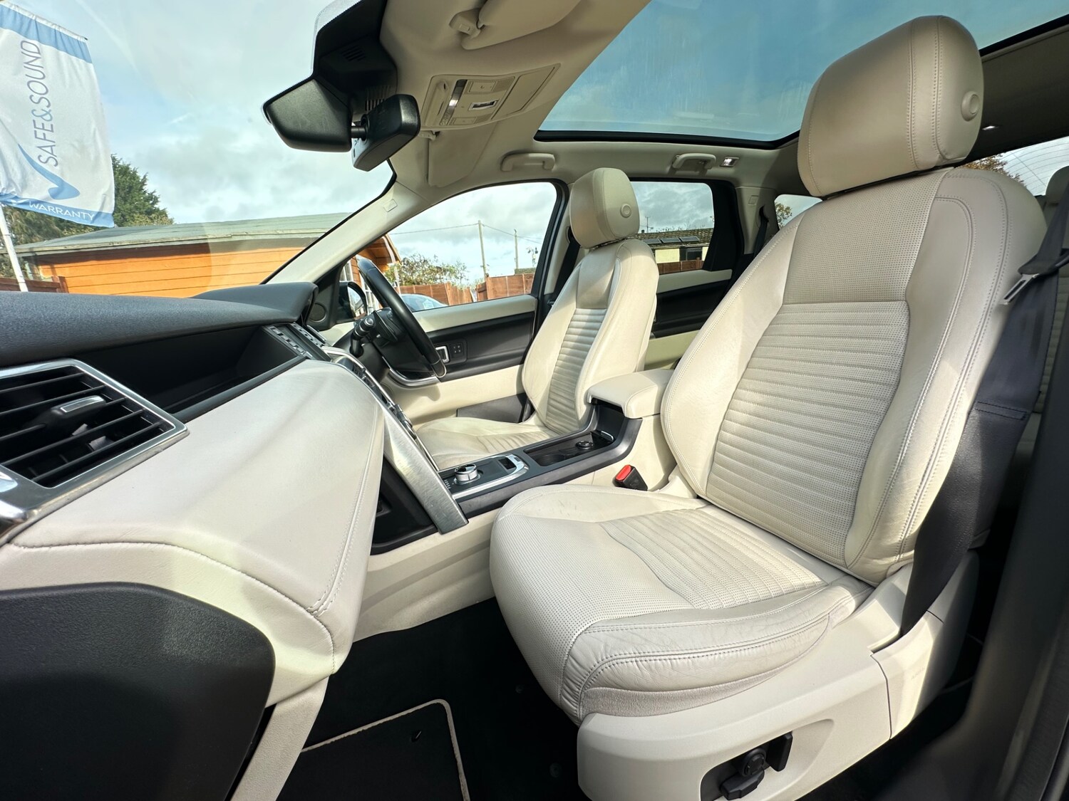 Used Land Rover Discovery Sport 2015 for sale - 76542428: Photo 18