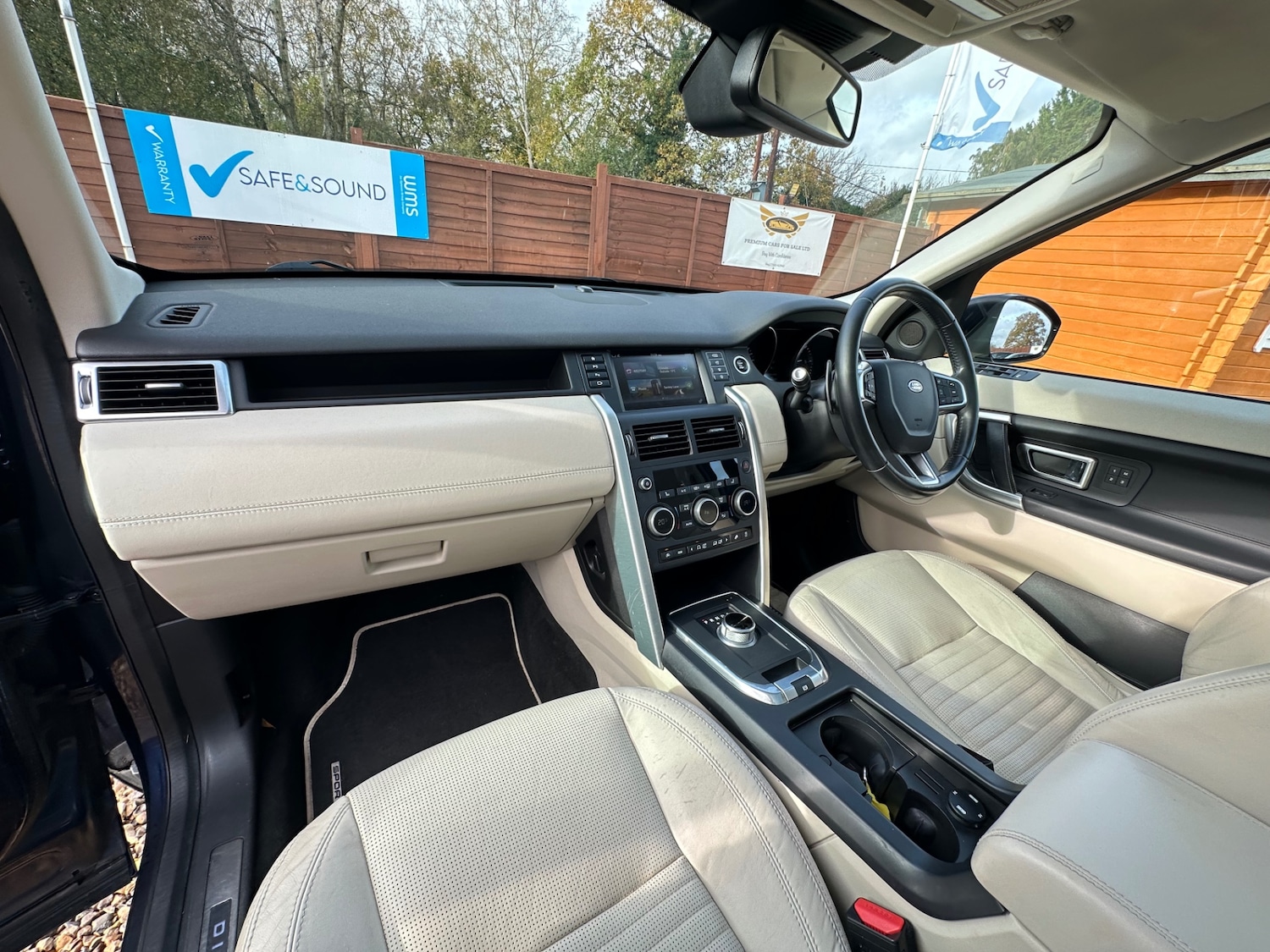 Used Land Rover Discovery Sport 2015 for sale - 76542428: Photo 19