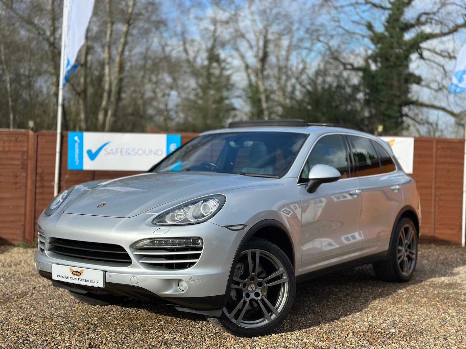 Used Porsche Cayenne 2012 for sale - 77818257: Photo 2