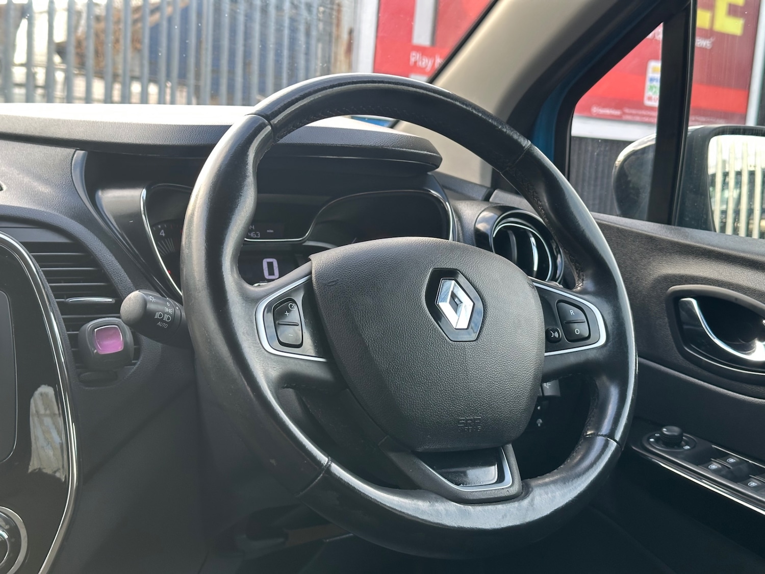 Used Renault Captur 2017 for sale - 75999998: Photo 20