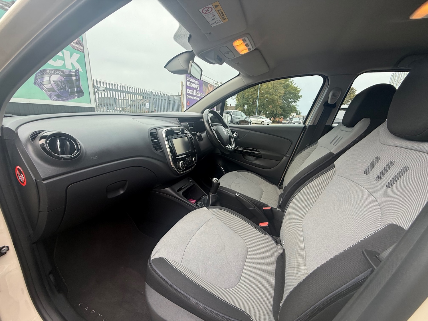 Used Renault Captur 2017 for sale - 76170416: Photo 15