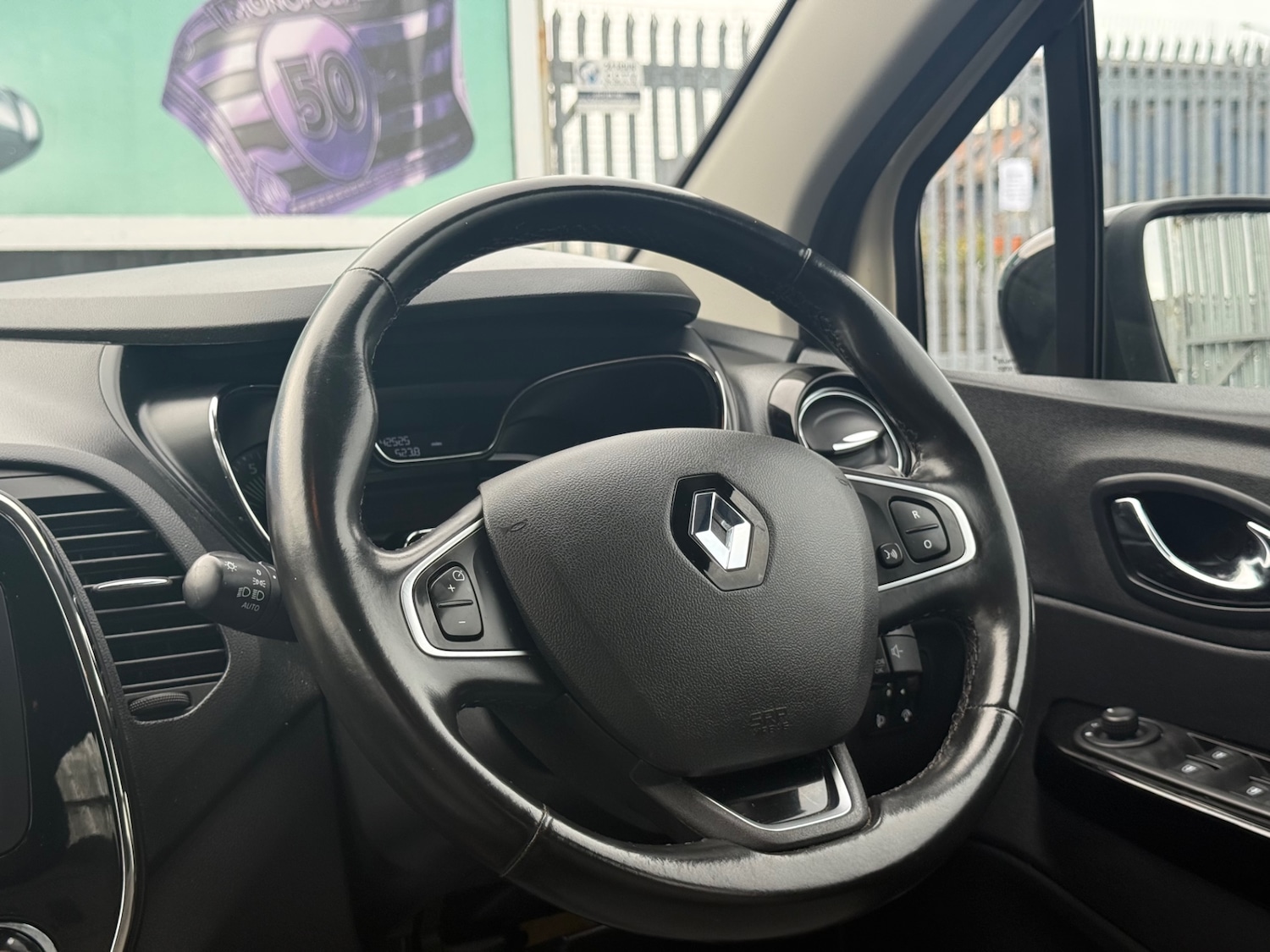 Used Renault Captur 2017 for sale - 76170416: Photo 17