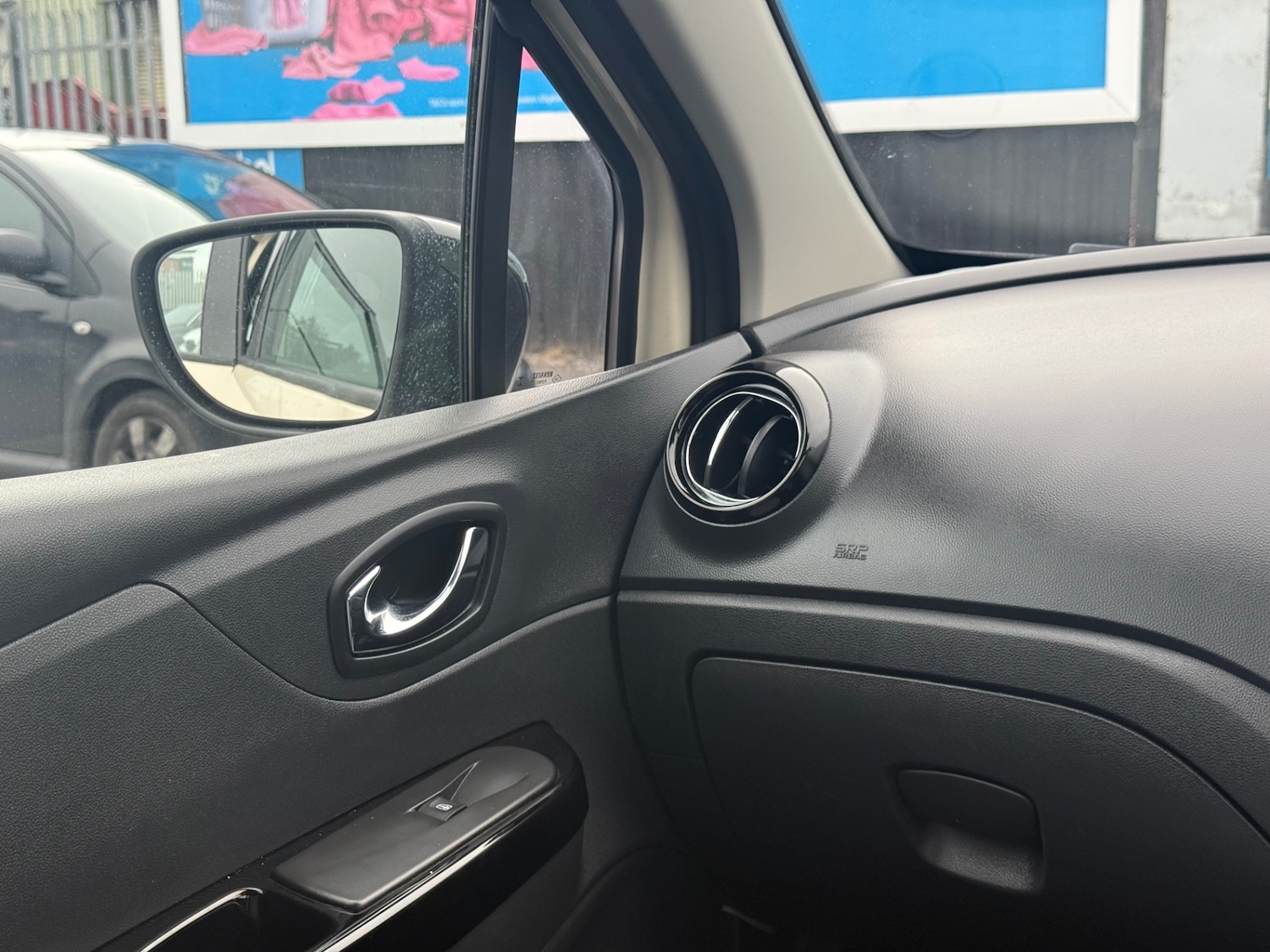 Used Renault Captur 2017 for sale - 76170416: Photo 19
