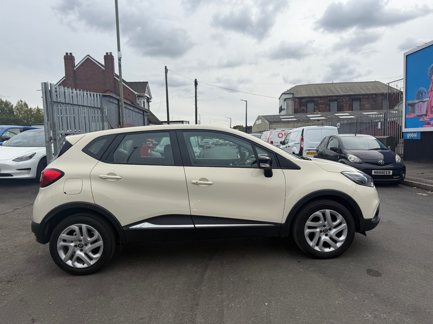 Used Renault Captur 2017 for sale - 76170416: Photo 5