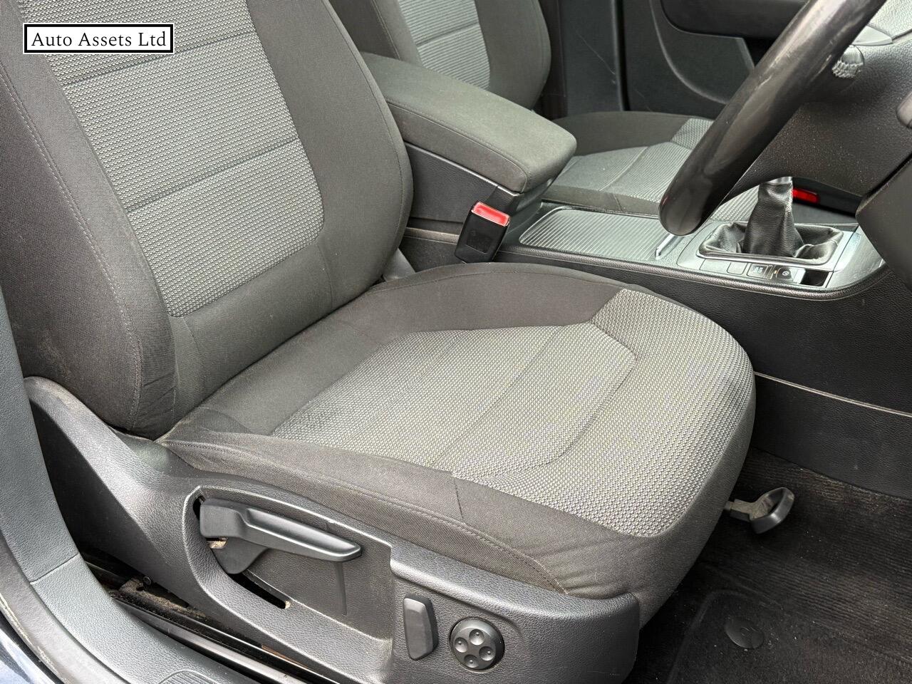 Used Volkswagen Passat 2011 for sale - 77137860: Photo 17