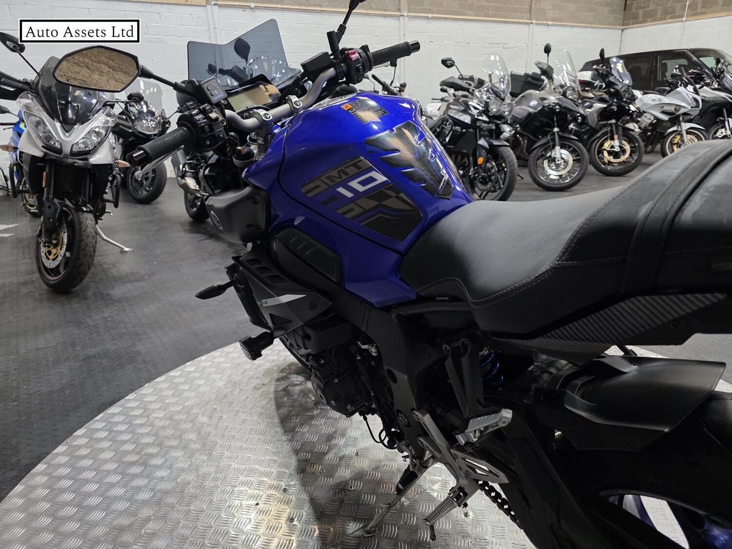 Used Yamaha MT-10 2016 for sale - 78897820: Photo 4