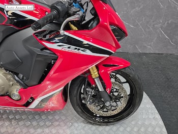Used Honda CBR1000RR Fireblade 2018 for sale - bike-79113617: Photo
