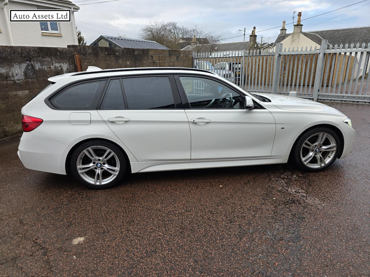 Used BMW 3 Series 2016 for sale - 77241149: Photo 2