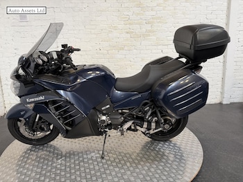 Used Kawasaki 1400GTR 2017 for sale - bike-77592386: Photo